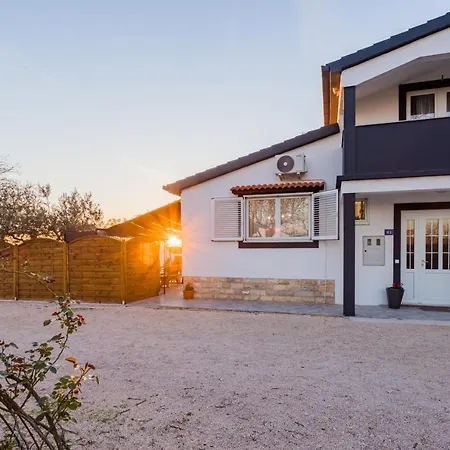 Kuca Za Odmor Cvita Holiday home *