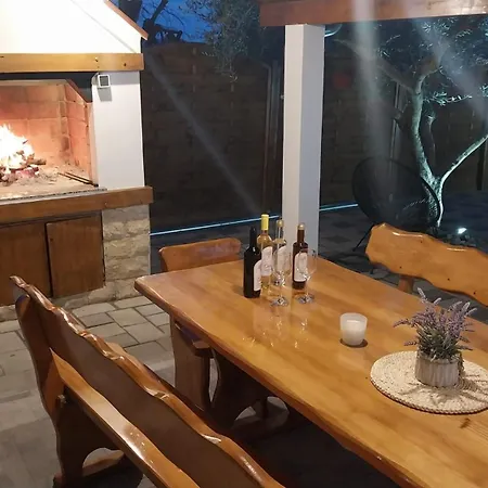 Kuca Za Odmor Cvita 扎达尔