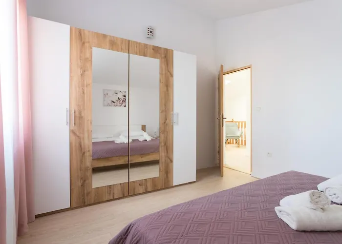 펜션 Kuca Za Odmor Cvita 자다르